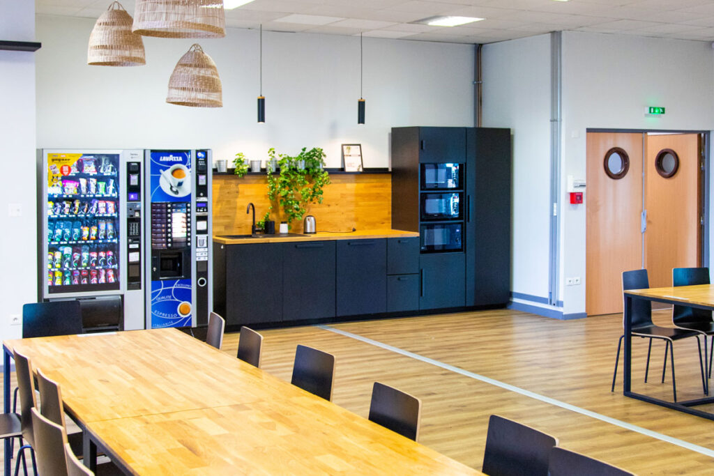 Cafétéria de l'école PRESQU'ÎLE.