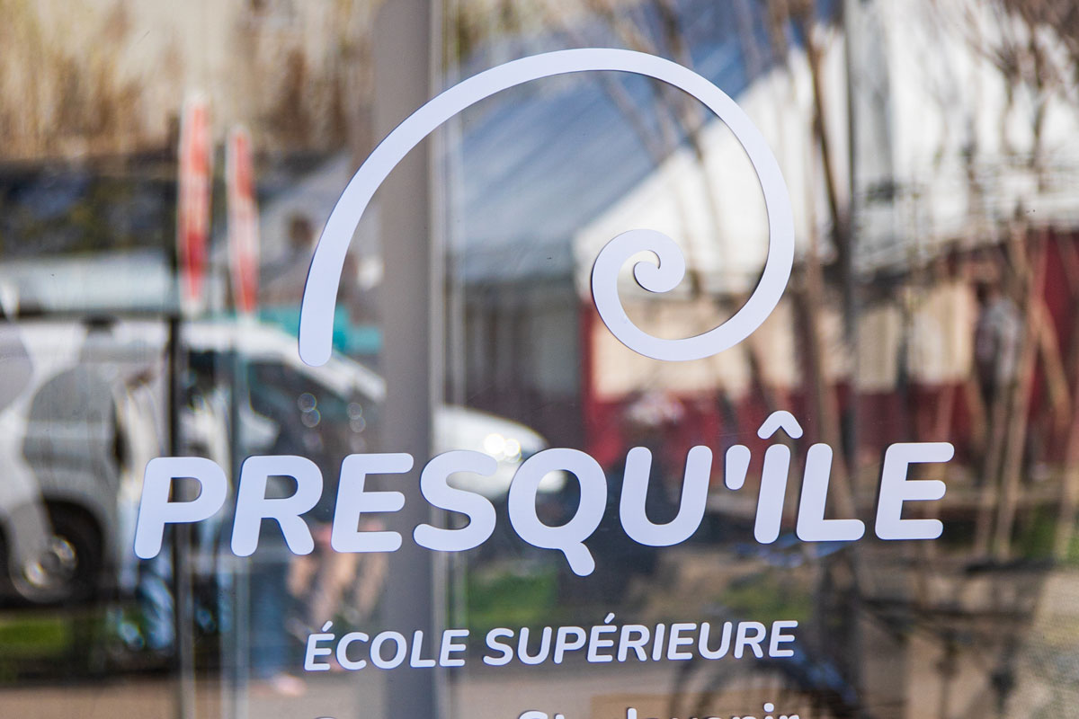 Logo de l'école PRESQU'ÎLE de Lyon.
